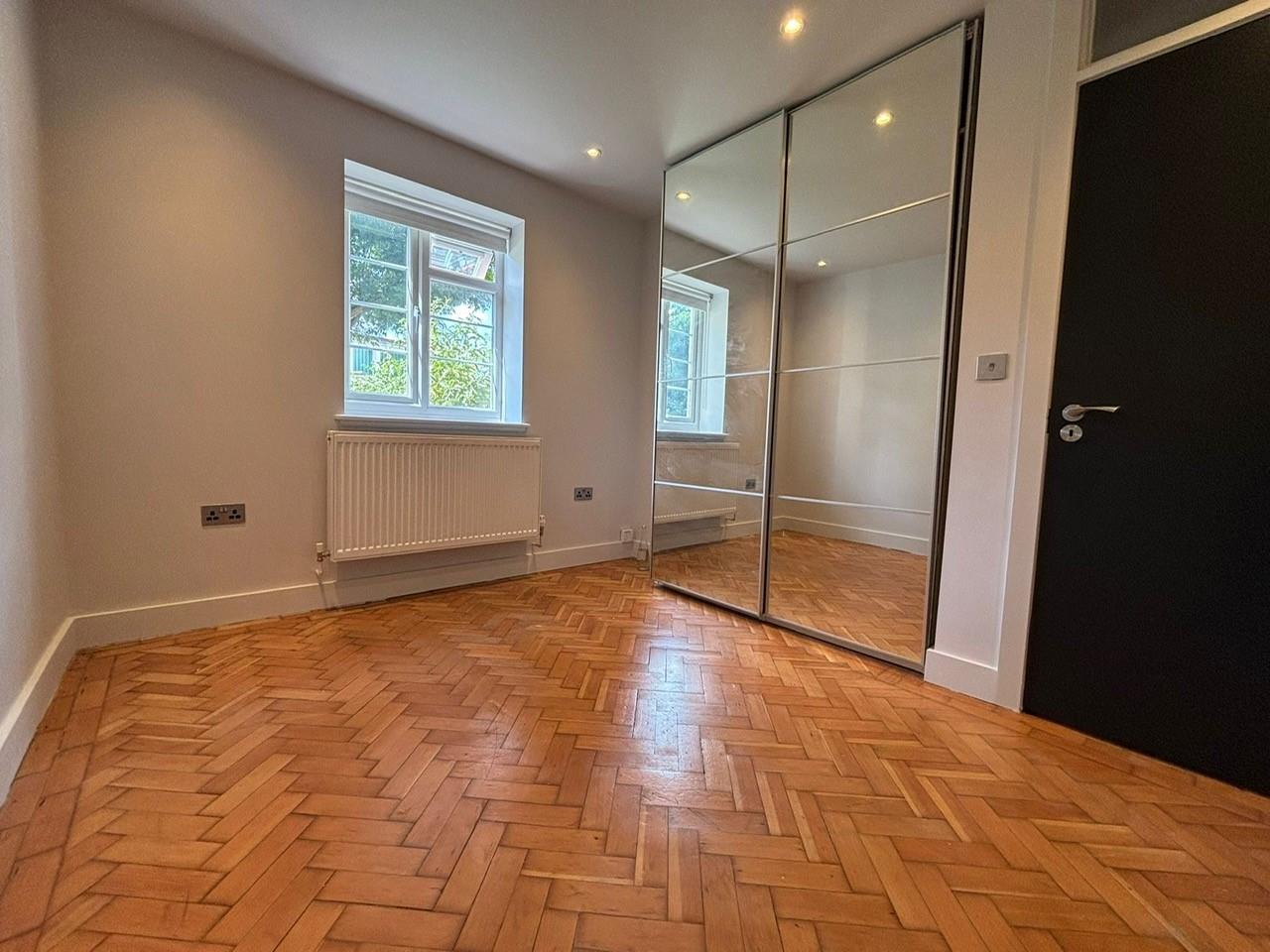 Hale Lane, Mill Hill